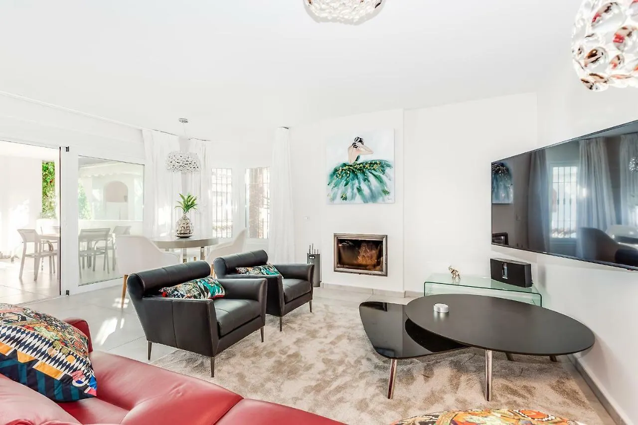 Apartment By Riva - Stylish 2 Bedroom Luxury Apt In Naranjos Puerto Banus Marbella